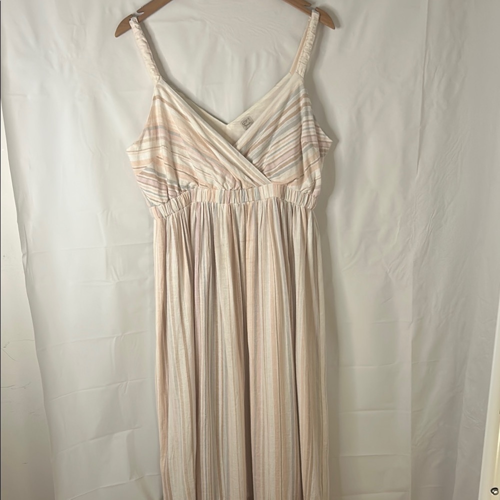 Loft Beach Striped Cream Maxi Dress size medium vacation vibes summertime